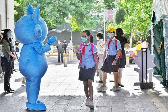 “六一”开学日 返校先上“心理第一课”  组图