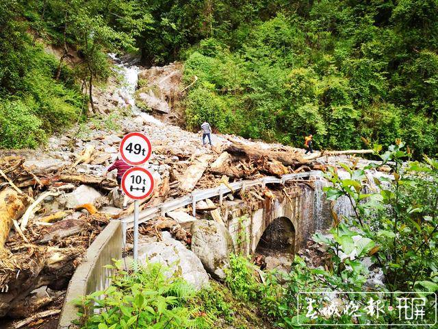 云南贡山暴雨致2死6失踪 独龙江公路已抢通65公里