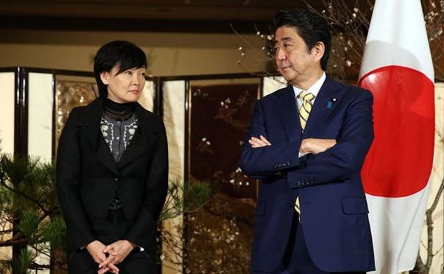 日本首相夫妇（时事通信社）