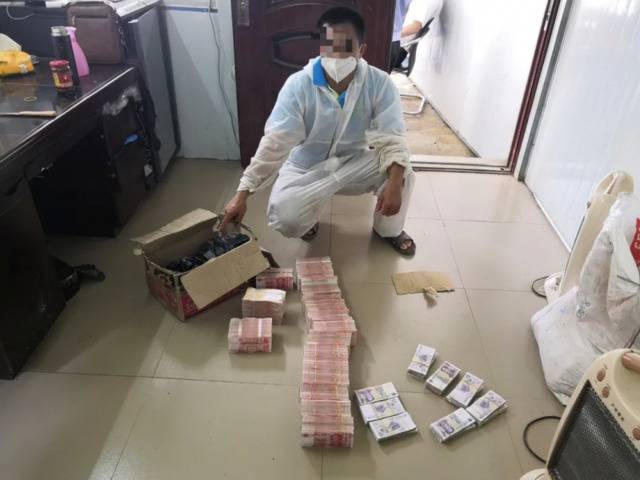 纸箱装近百万人民币 广西货车司机携现金入境被查