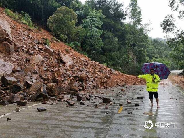 强降雨影响广西 暴雨+地质灾害+渍涝等多个预警齐发