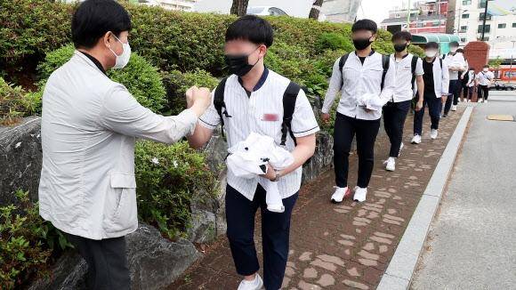 韩国单日新增38例新冠肺炎确诊病例 最后一批中小学生返校复课