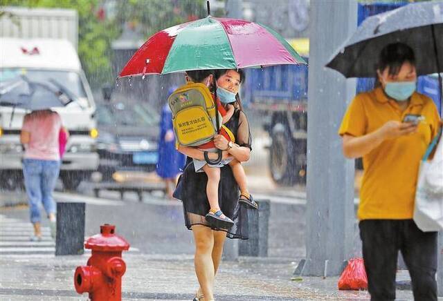 深圳迎来十年来最强龙舟水 防御工作到位全市多区域“有惊无险”