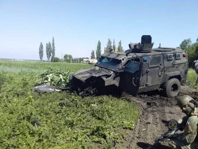 乌东地区一辆乌军汽车发生爆炸事故，10名士兵受伤