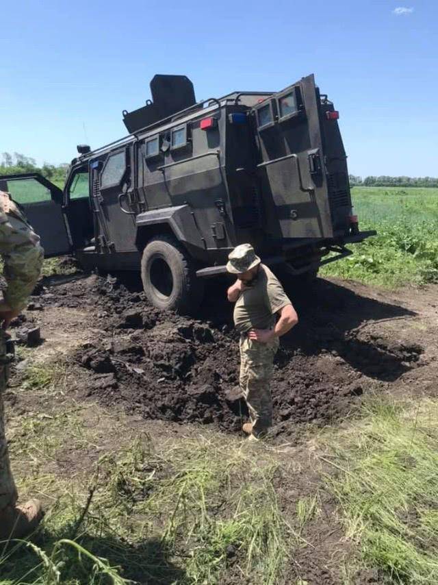 乌东地区一辆乌军汽车发生爆炸事故，10名士兵受伤