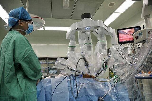 天津首例！机器人辅助完成微创冠脉搭桥手术