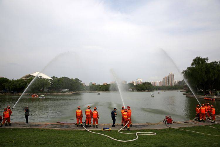 突降暴雨，被困孤岛怎么办？东城防汛演练亮本领 组图