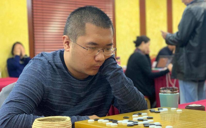 围棋西南棋王赛冷风劲吹，6位世界冠军首日出局