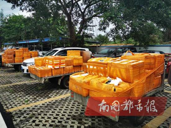 190箱海鲜产品违规入岛 海口警方现场控制22人