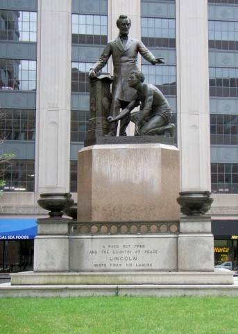 波士顿的林肯纪念雕像，来源：社交媒体
