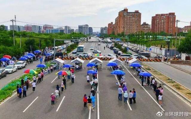 美联社在京记者自述：前往新发地市场附近拍照后被要求进行新冠病毒检测