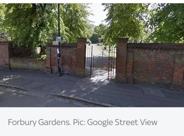 英国雷丁福伯里花园发生严重事件 目前没有消息表明与抗议游行有关