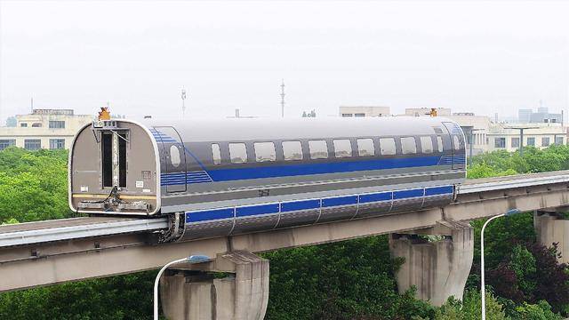 时速600公里高速磁浮试验样车首次试跑