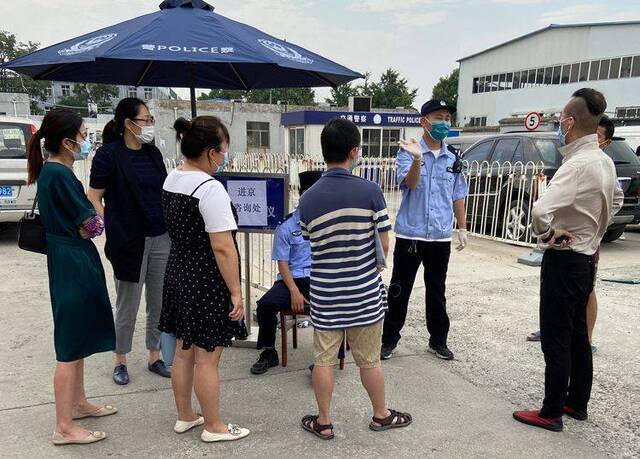 今起公路出京陆续开查核酸证明 京冀通勤族刷身份证通行