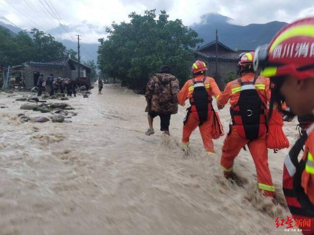 四川冕宁爆发特大山洪灾害 灵山景区营救游客53人