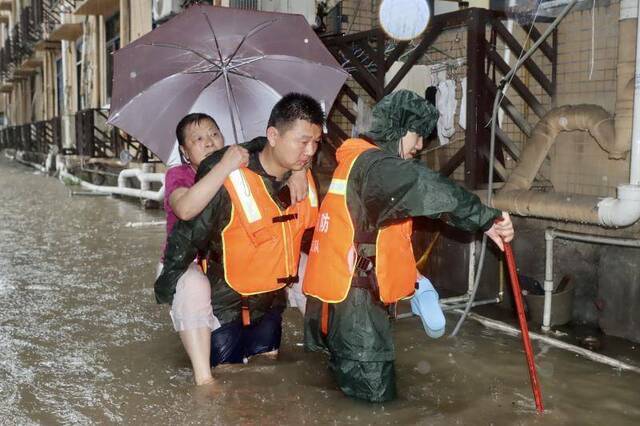 营救现场。宜昌消防图