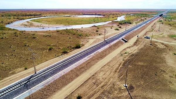 中国铁建设计参建格库铁路青海段通车