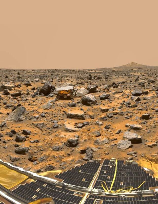 1997年7月4日旅居者号（Sojourner）成功登陆火星