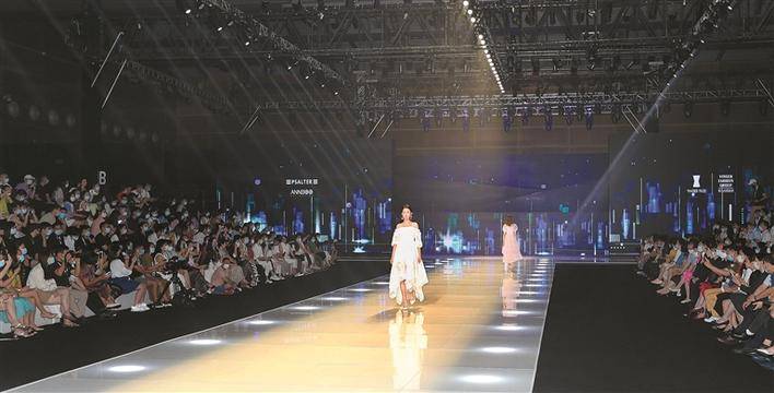 第二十届中国（深圳）国际品牌服装服饰交易会开幕