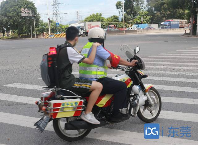 交警护考10分钟不到，常平交警接连护送3名考生到考场