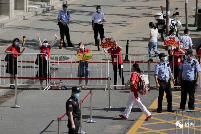 乘风破浪正当时！多图直击疫情防控之下的北京高考