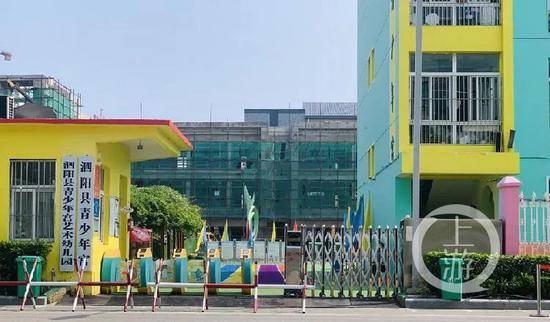 7月8日，江苏泗阳，泗阳县青少年宫幼儿园为该县最大规模民办幼儿园。/记者时婷婷