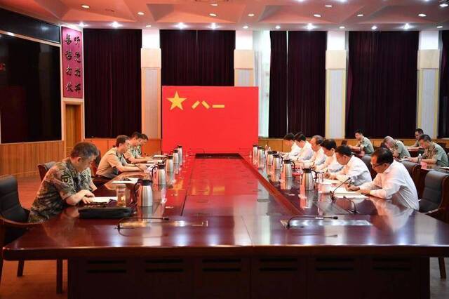 上海6位区委书记又添新职务，上午刚刚获颁任命状