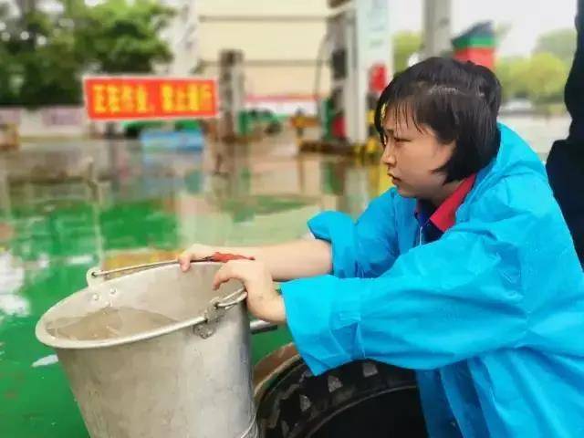 暴雨来袭 哪里有灾情哪里就有央企身影