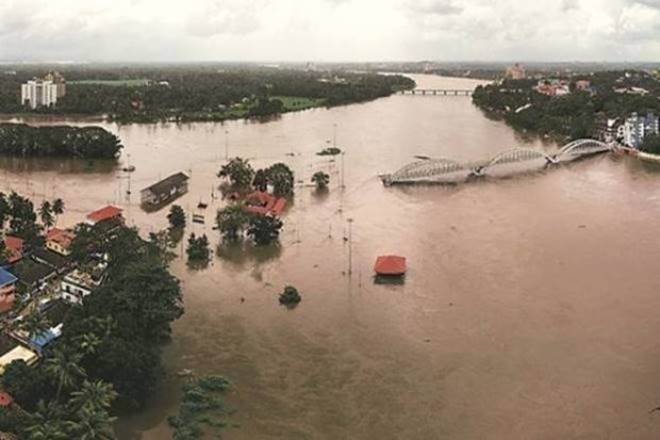 连日来，印度多地连降大雨引发洪涝灾害。（印度金融快报）