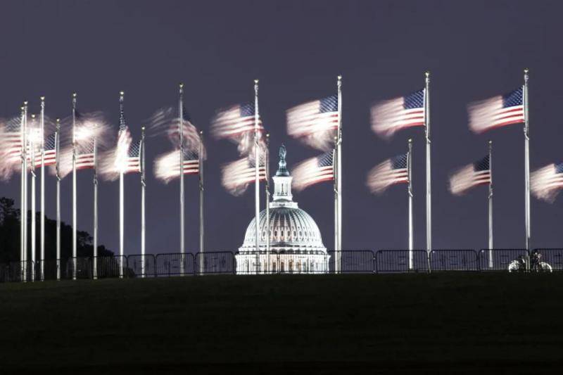 这是7月7日拍摄的美国华盛顿国会大厦。新华社记者刘杰摄