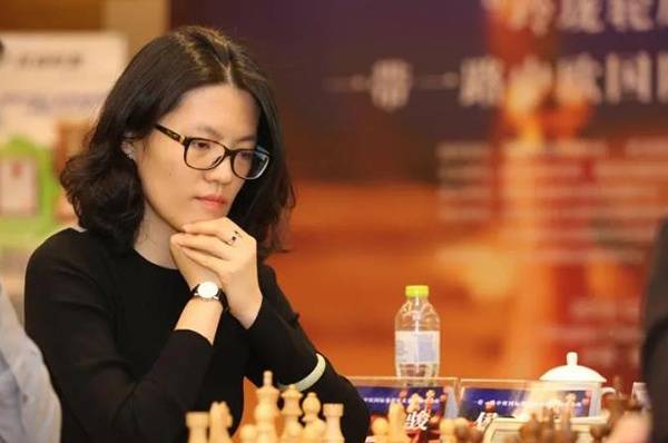 侯逸凡于一带一路中欧国际象棋精英赛中国站。（摄影：刘毅）