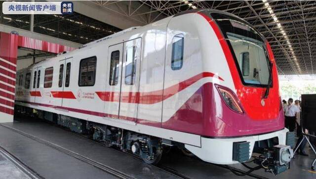 我国首列出口伊斯坦布尔无人驾驶地铁在湖南株洲下线