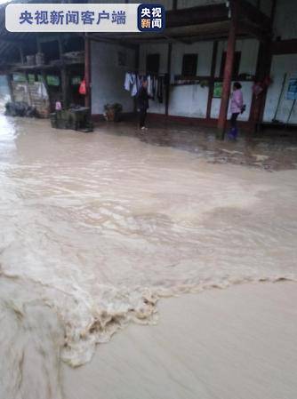 重庆武隆遭受大暴雨袭击 部分场镇被淹