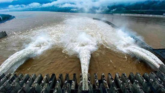 7月2日，三峡水库出库流量按日均35000立方米每秒控制。图/中新