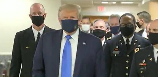 戴上口罩的特朗普图源：NBC