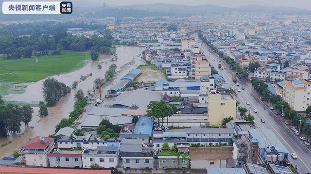 云南盈江水位回落内涝洪水消退 当地全力搜救3名失联人员