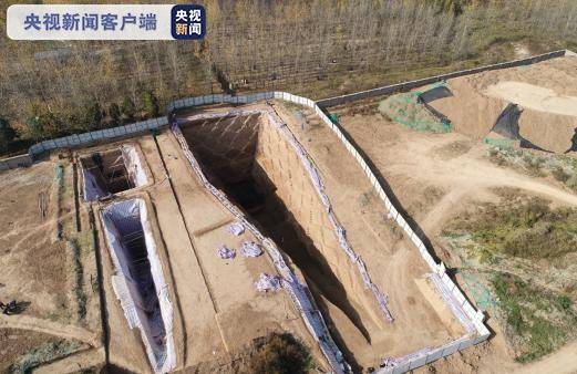 西安白鹿原发现西汉大型墓葬 出土2200多枚玉衣片