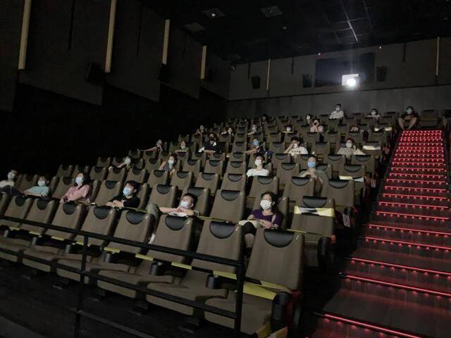 深圳首家恢复营业影院7月20日复工首场放映满场