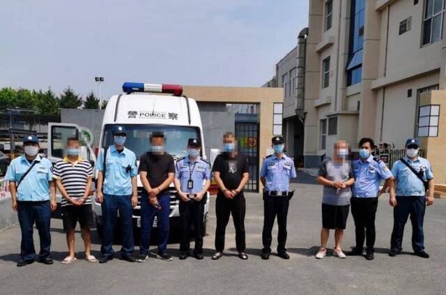 离职后作妖北京4名前安检员多次到地铁站闹事