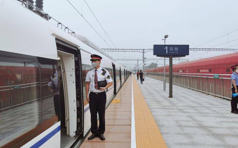 北京良乡站开通1个月工作日客流较开通前增长120%