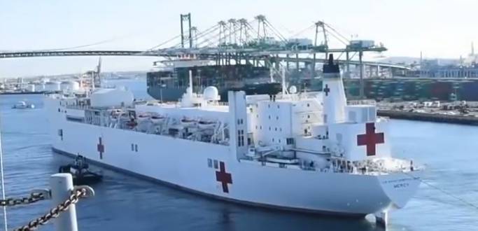 “仁慈”号医院船，视频截图