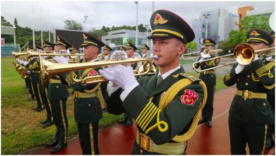 驻港部队司令员：驻军是维护香港繁荣稳定的定海神针