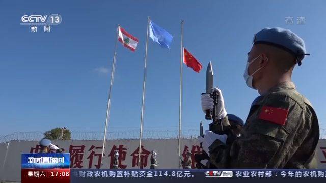 八一建军节 解放军多个部队举行升国旗仪式