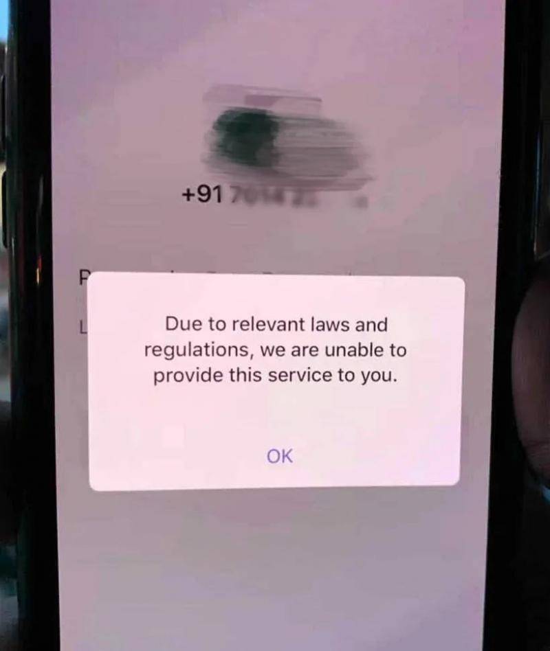 用印度手机号注册的微信在发送消息时会弹出一个信息框：“根据相关的法律法规，我们现在不能向你提供这项服务。”作者微信朋友圈截屏图