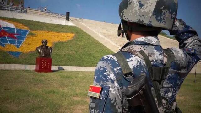 平均年龄不到22岁！中国空降兵赴俄参加国际军事比赛