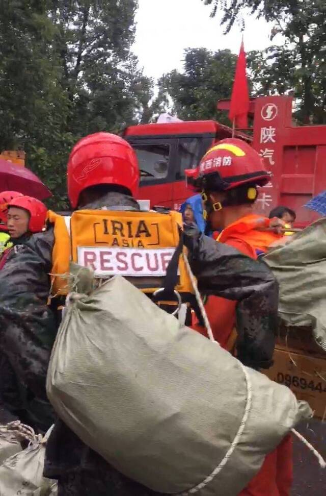 道路冲毁农作物被淹洛南县暴雨洪涝已致75000余人受灾