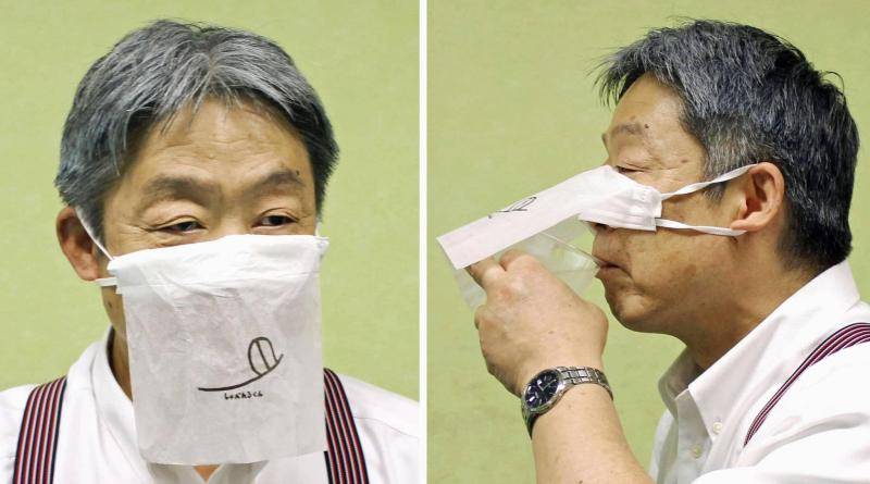防新冠病毒传播，日本连锁餐厅推出“吃饭不用摘”口罩
