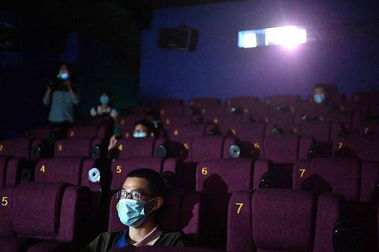 好消息！电影院上座率限制放宽至50%，成都、上海等地影院已获通知