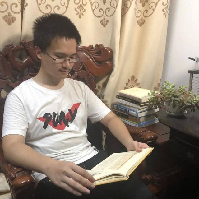 穿越半个上海，复旦党委书记焦扬亲自把0001号录取通知书送给他！为什么？附视频！