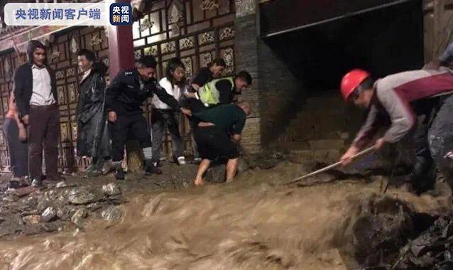 四川甘孜多地出现强降雨天气 致部分地段发生泥石流灾害